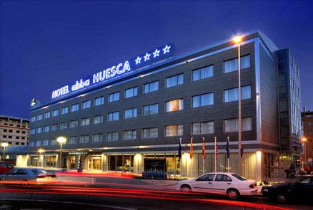 BELÜFTETEN FASSADE - Hotel Abba– Keraben Systems – Integra Grafito 100 x 50