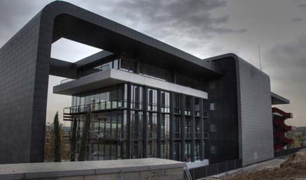 BELÜFTETEN FASSADE – Keraben Systems – Slate Black 100 x 50