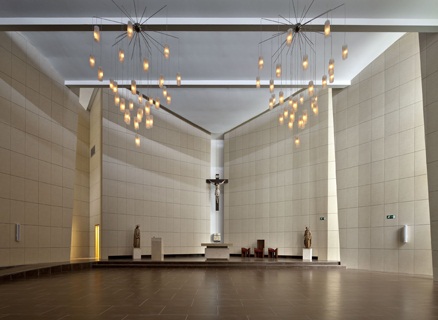 Das Kloster von innen (Integra Beige)