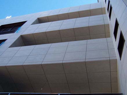 BELÜFTETEN FASSADE – Keraben Systems – Kursal Blanco 100 x 50