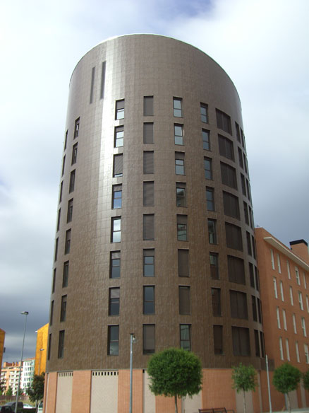 Edificio San Jorge - Keraben Systems - Kursal Moka 100 x 50