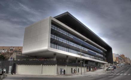 BELÜFTETEN FASSADE – Keraben Systems – Slate Black 100 x 50