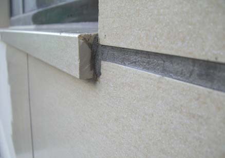 KRAN HÄNGT – Keraben Systems – Transit Beige