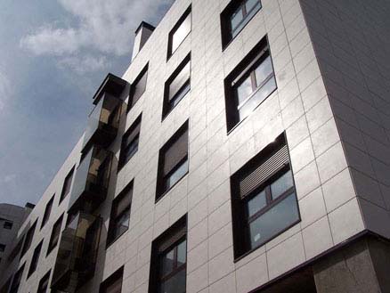 BELÜFTETEN FASSADE – Keraben Systems – Kursal Blanco 100 x 50
