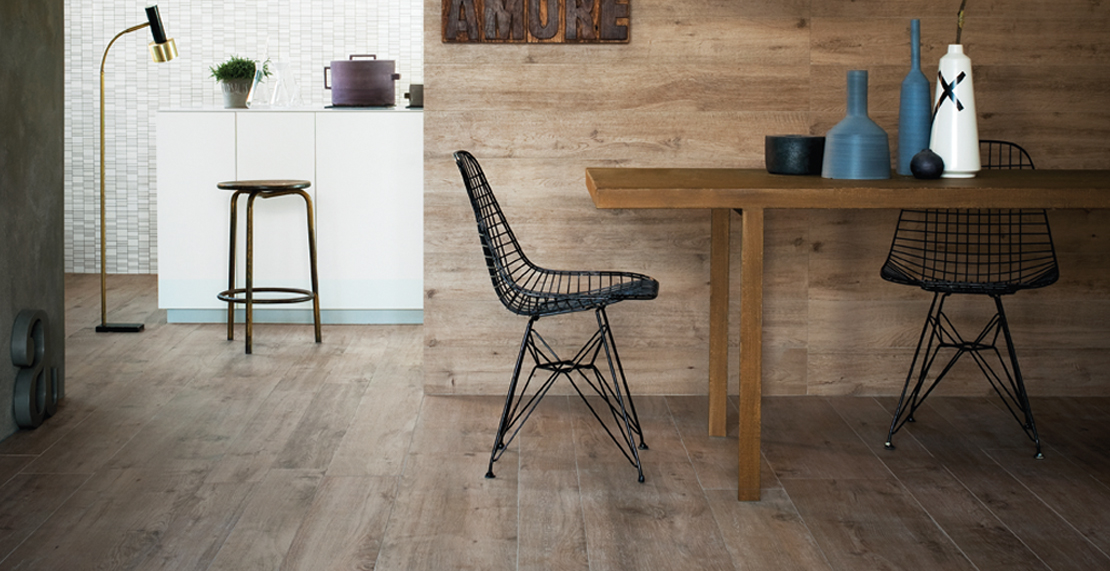 Colocación de gres de efecto madera