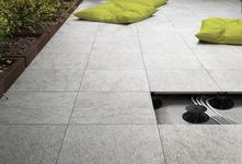 Multiquartz20 - Steinzeugfliese für im Außen geschwungene 