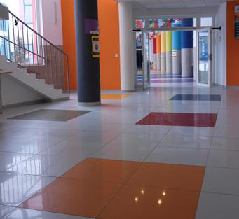 Piso interno Escuela Internacional Praga