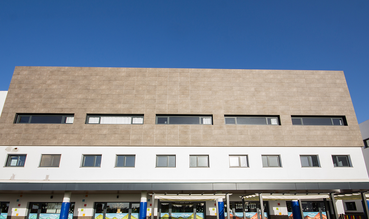 arquitectura-decoracion-interiores-decoracion-paginas-decoracion-azulejos-pamesa-colegio-atalaya-estepona-malaga-colegios-bilingues