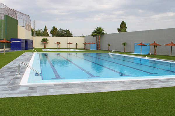 suelos para piscinas exterior