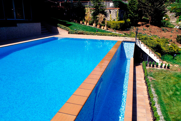 pavimento para alrededor piscina