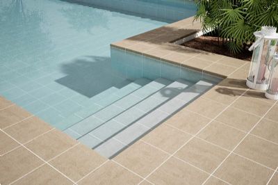 Piscina Skimmer. Beige. Peldaño recto.