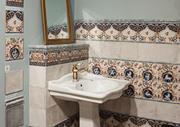 Banyo decorado con la serie Aranjuez