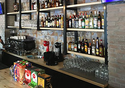 Caja choice sports bar