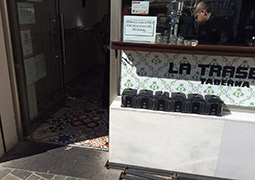 Entrada taberna La Trasera