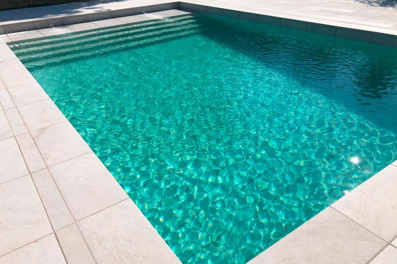 piscina revestida con cerámica