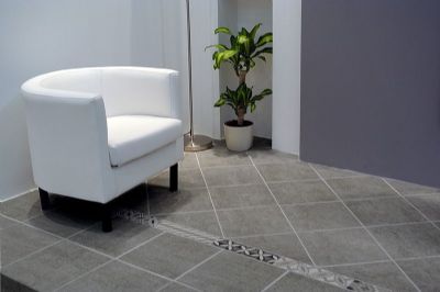 Grey. Base 299x299. Listelo hidráulico.