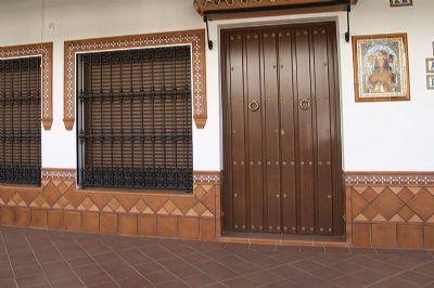 Moldura de ventana cerámica.