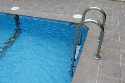 Fuji. Borde Recto. Piscina tipo Skimmer.