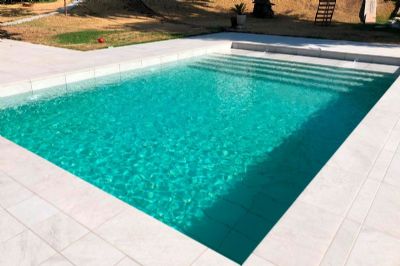 piscina construida en cerámica
