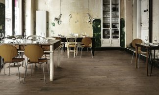 Treverklife y Treverkdear, todo el efecto de la madera desgastada en gres porcelánico