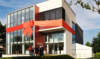 Domhit “regala” 500 metros cuadrados de Marazzi a la ciudad de Katowice.