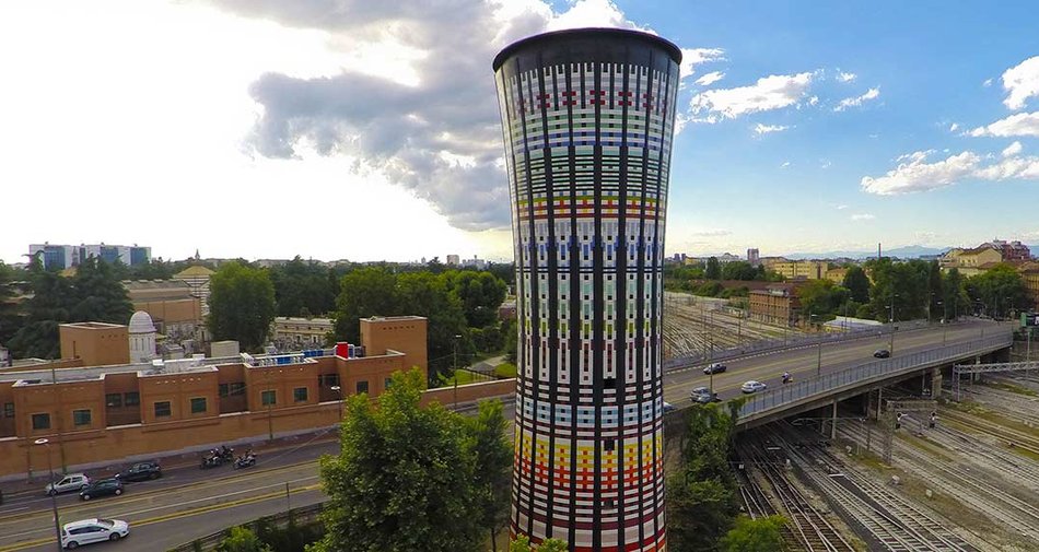 100 000 azulejos de Marazzi para la Torre Arcobaleno de Milán