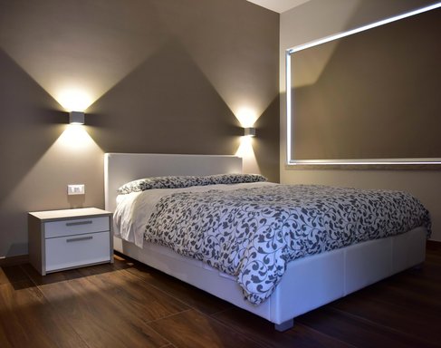 Borgo Baccile opta por el gres de imitación de la madera de nogal