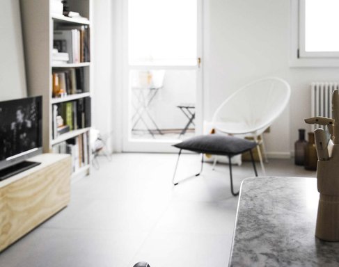 Casa Ba elige el gres porcelánico efecto de resina