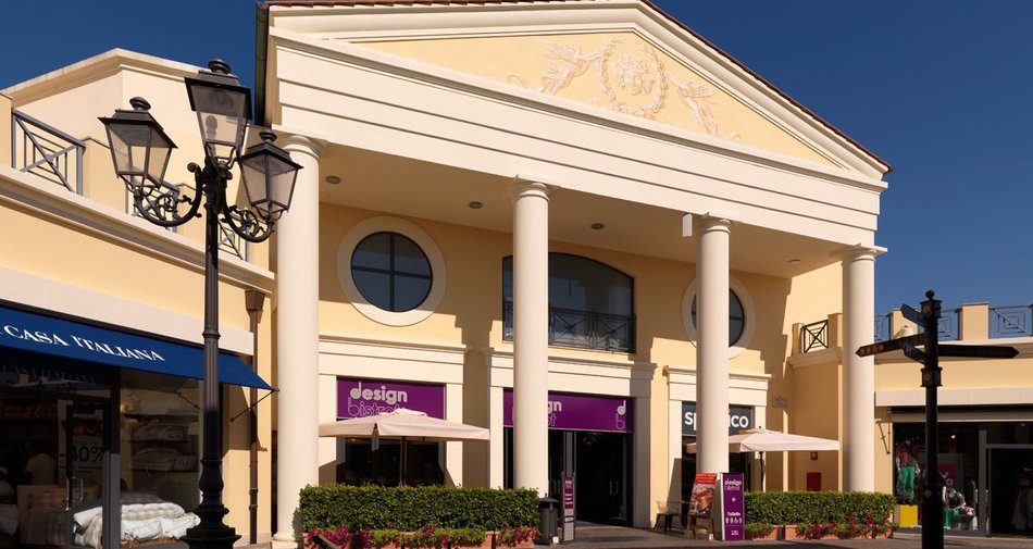 Spizzico Outlet chooses SistemN porcelain stoneware