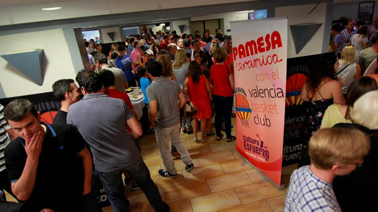 valenciabasket05.jpg