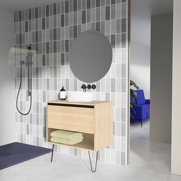 Conjunto mueble de baño con lavabo sobre encimera y tapa Yoko con patas 1 cajón más un hueco en roble arenado de Amizuva. Espejo Miku