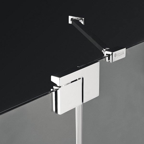 Detalle bisagra aluminio cromo