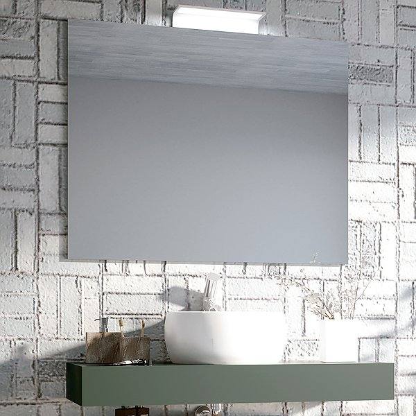 Encimera con faldón verde pizarra mate con lavabo sobre encimera circular, espejo recto y aplique Lux blanco