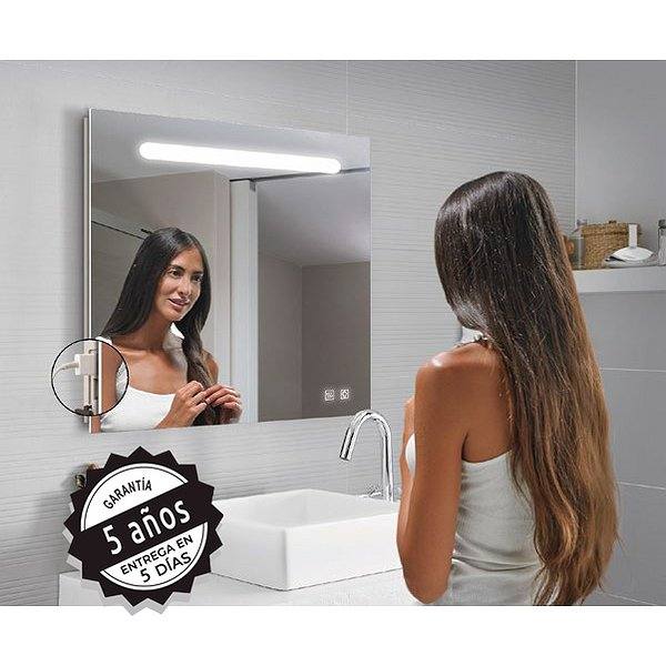 Espejo para baño rectangular Stripe puerto USB anti vaho de Bruntec
