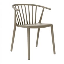 Silla con brazos en arena WOODY de Resol