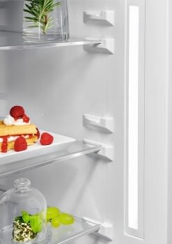 Frigorífico Combi AEG RCB736E4MK Puertas Cristal Negro Cajón Fruta Fresca 201cm No Frost A++ - 7