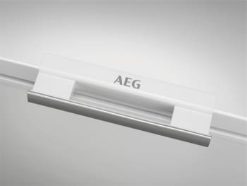 Arcón congelador AEG AHB538E1LW Blanco de 371 l, 130 cm Compresor Inverter A++ | Envío Gratis - 2