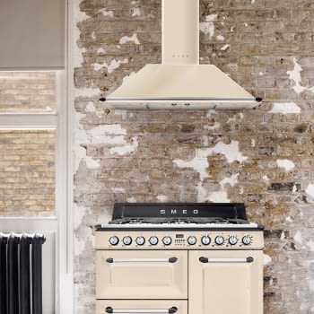 CAMPANA DECORATIVA CREMA 100CM SMEG KT100PE VICTORIA 820M3/hora