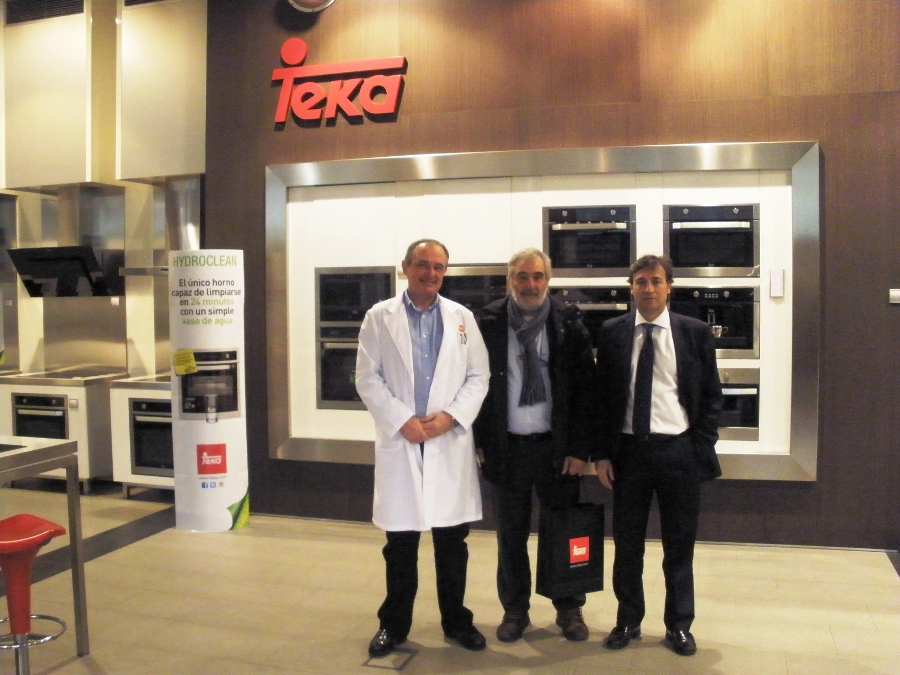 Teka dona a la Universidad de Cantabria