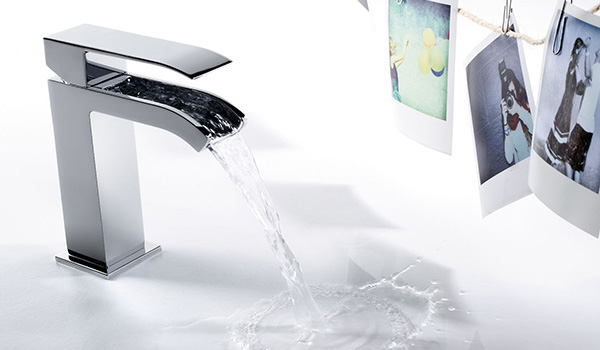 ¿Conoces la grifería en la que el agua fluye en forma de cascada?