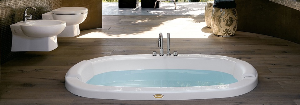 Anima design built in bath