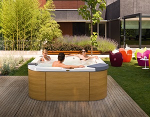 Santorini Hot Tub Freestanding2   Media