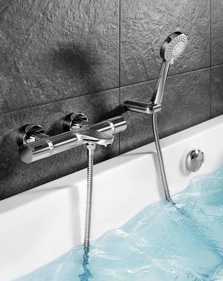 Grifería termostática T-1000 de Roca para bañera