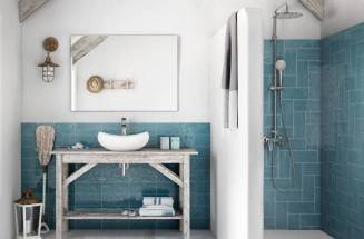 Baño con color con productos Roca