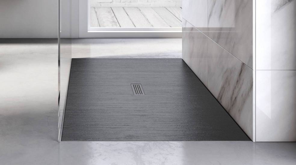 Plato de ducha Helios de Stonex® en acabado negro