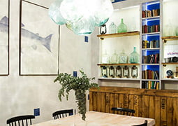 Restaurante decorado con la colección Estil Antic