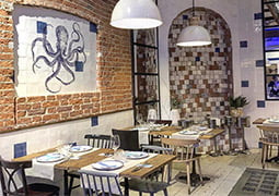 Restaurante decorado con la colección Estil Antic