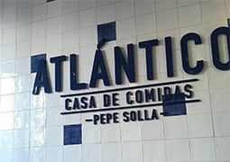 Restaurante decorado con la colección Estil Antic