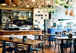 Restaurante decorado con la colección Estil Antic