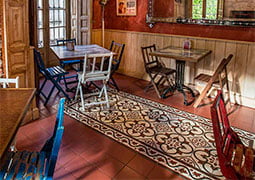 Restaurante decorado con la serie Victorian